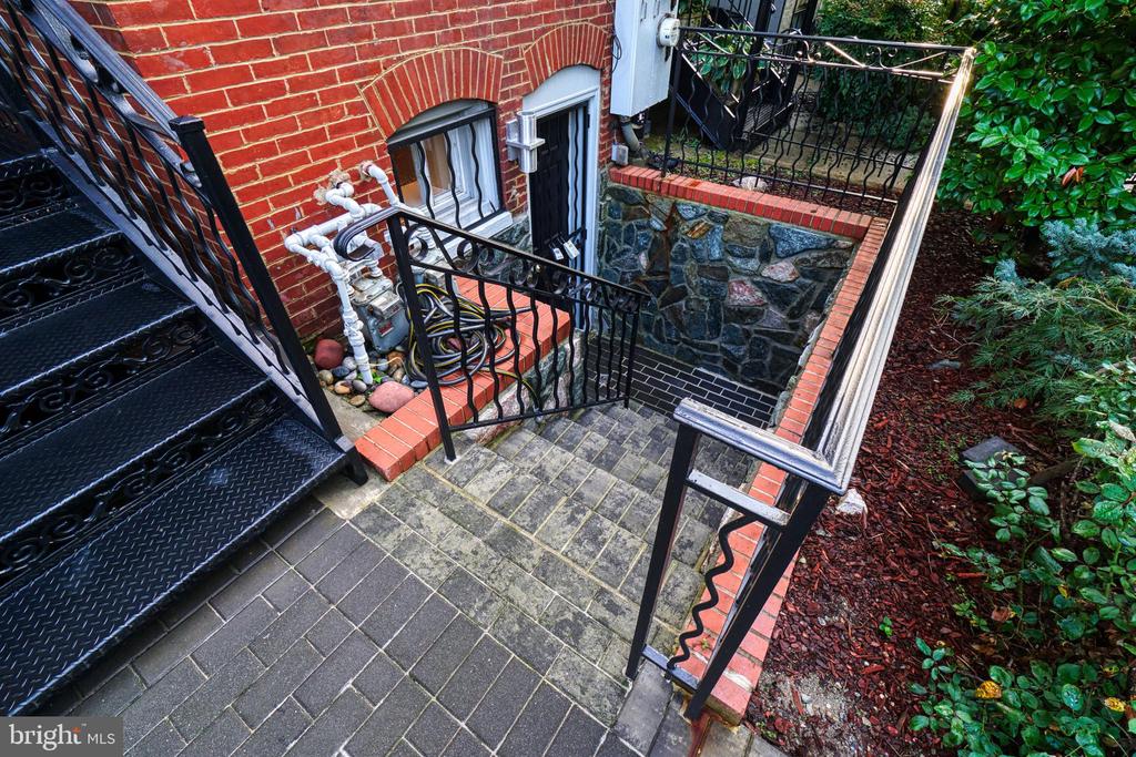 936 T STREET NW UNIT B