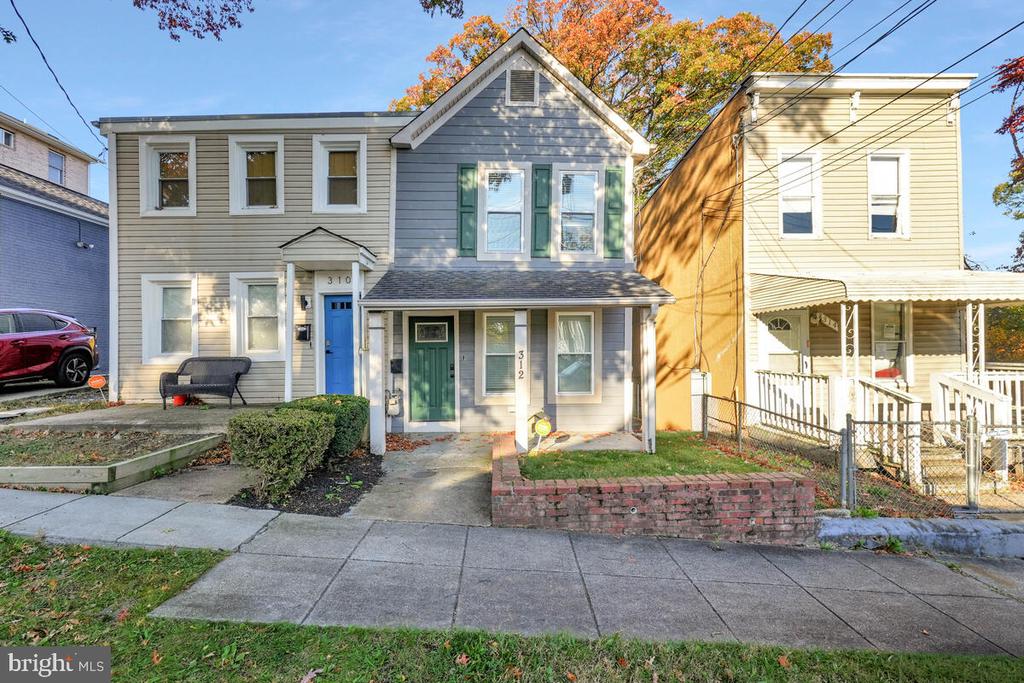 312 57TH STREET NE