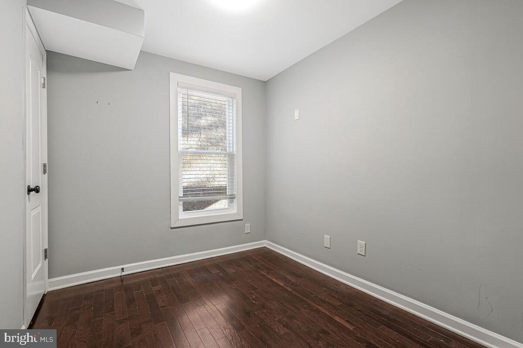 312 57TH STREET NE
