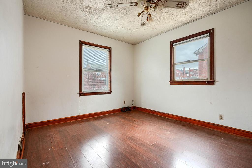 1904 U PLACE SE