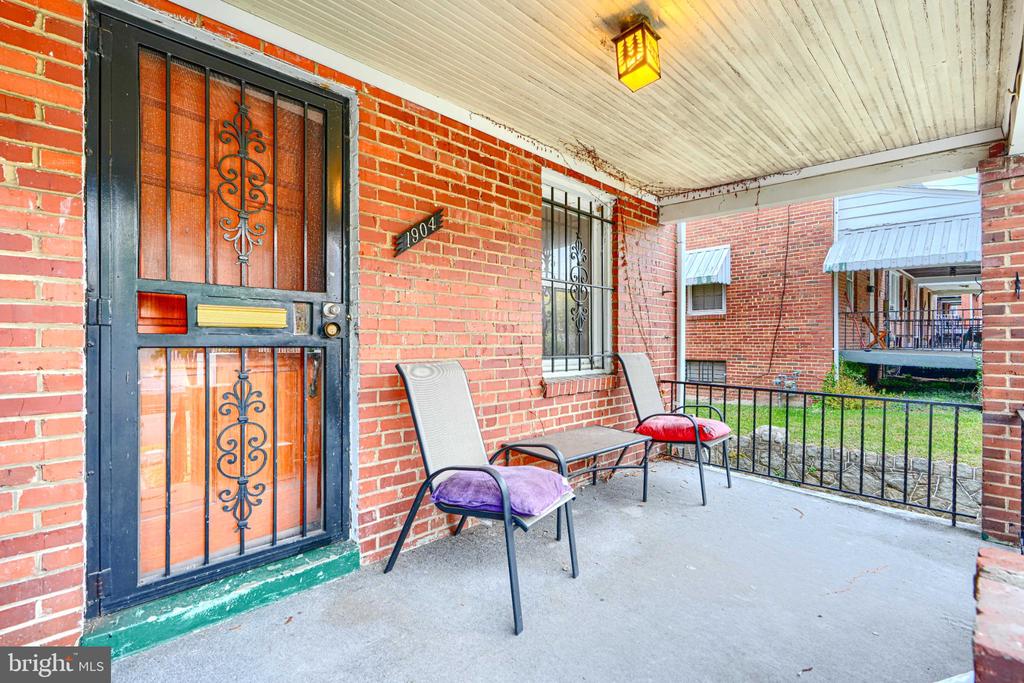 1904 U PLACE SE