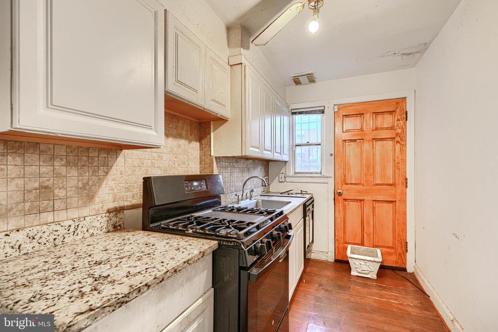 1904 U PLACE SE