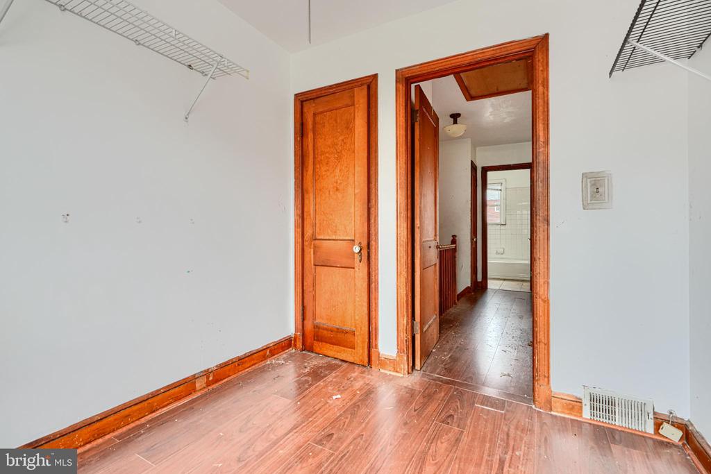 1904 U PLACE SE