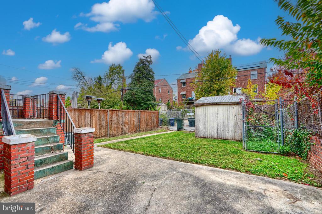 1904 U PLACE SE