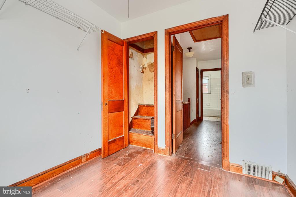 1904 U PLACE SE