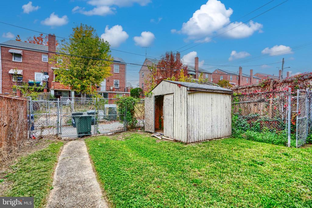 1904 U PLACE SE