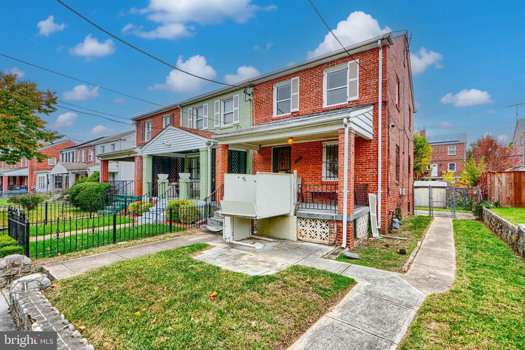 1904 U PLACE SE