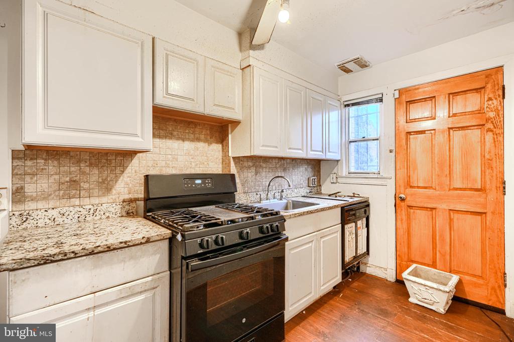 1904 U PLACE SE