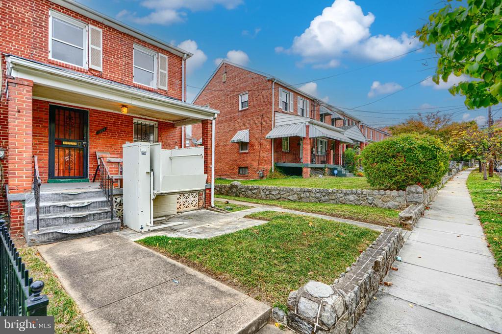 1904 U PLACE SE