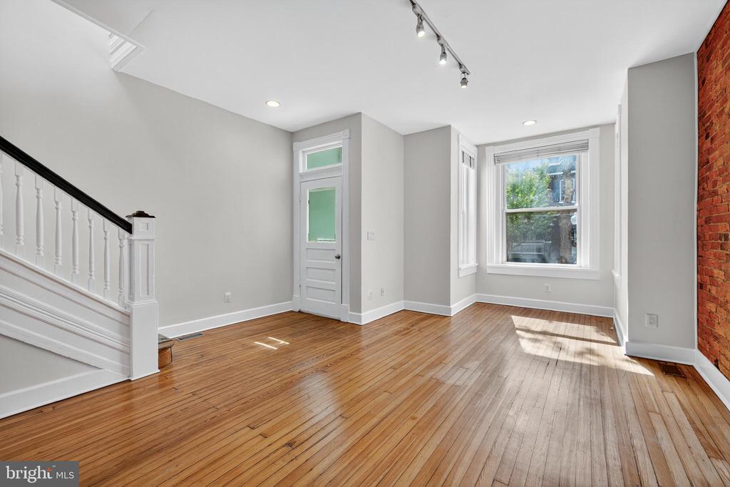 1427 MONROE STREET NW UPPER
