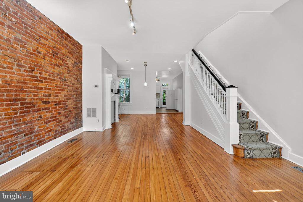 1427 MONROE STREET NW UPPER