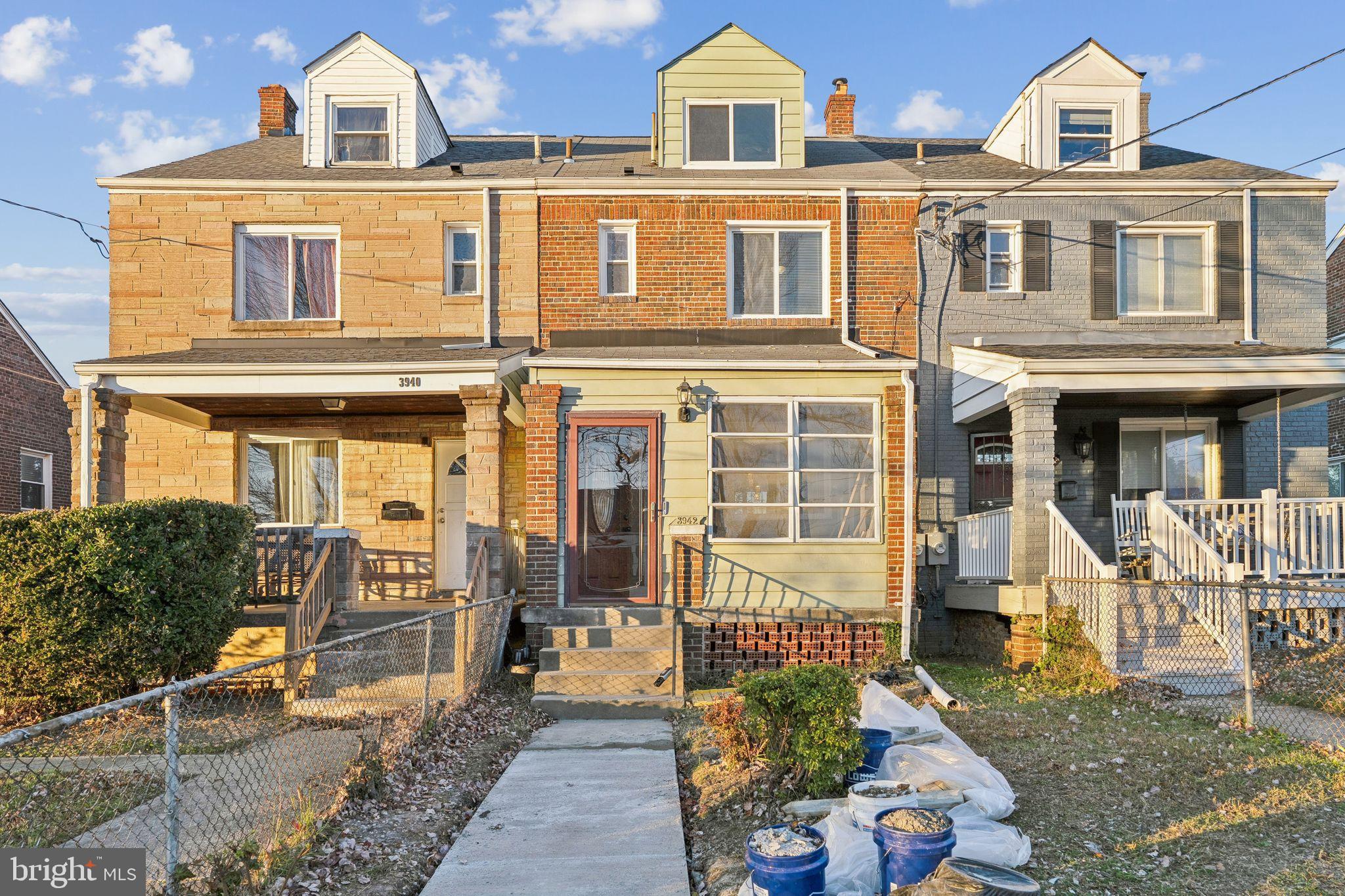 3942 AMES STREET NE
