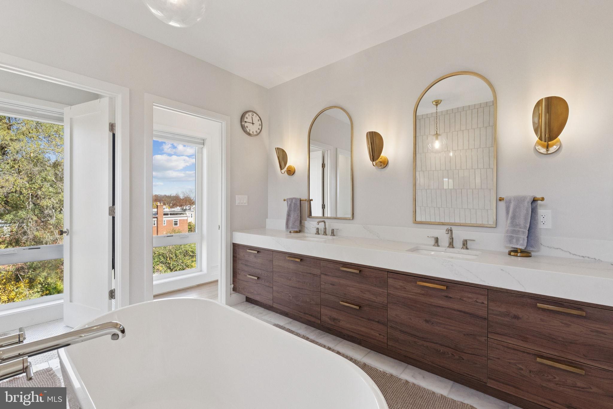 1708 LAWRENCE STREET NE