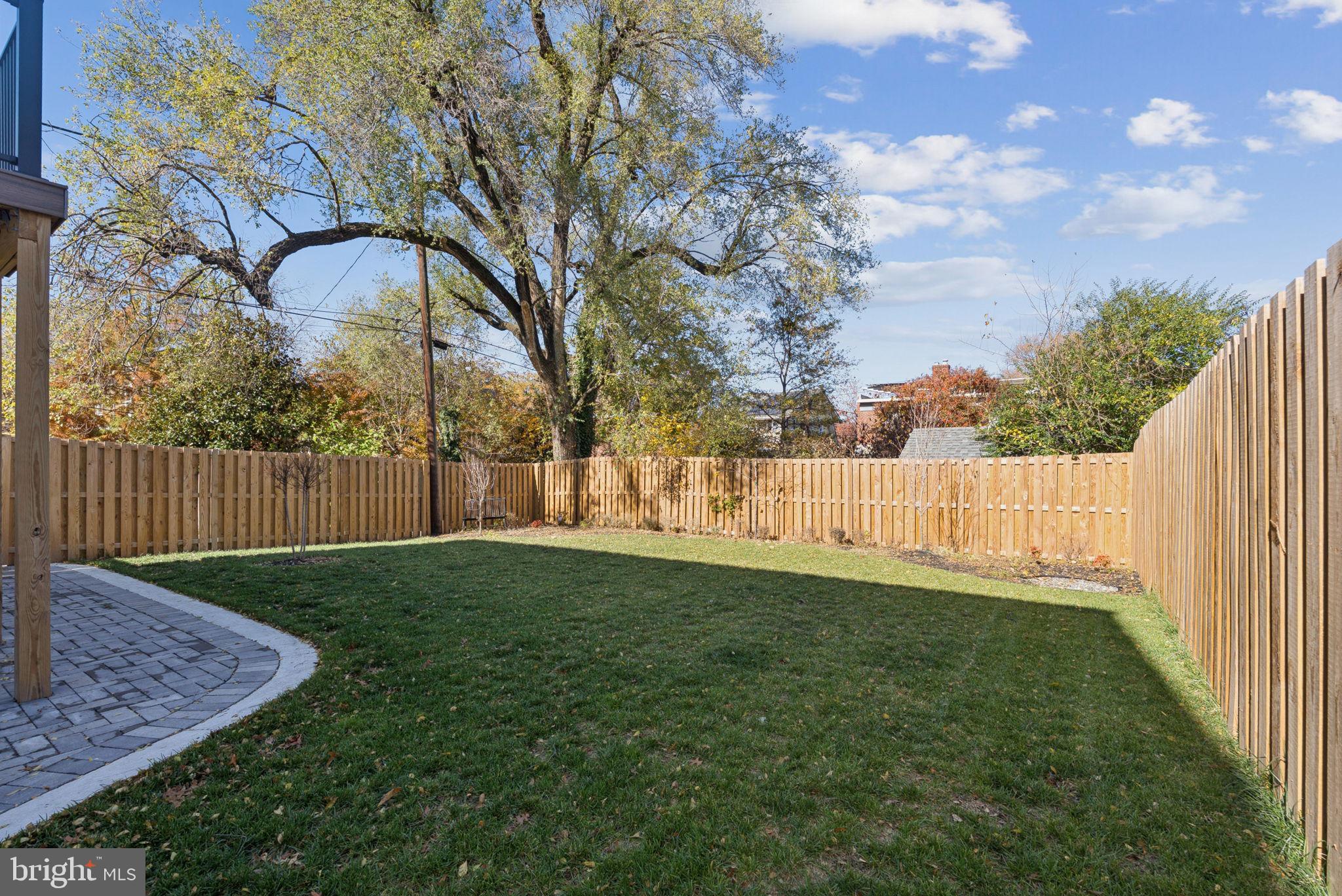 1708 LAWRENCE STREET NE