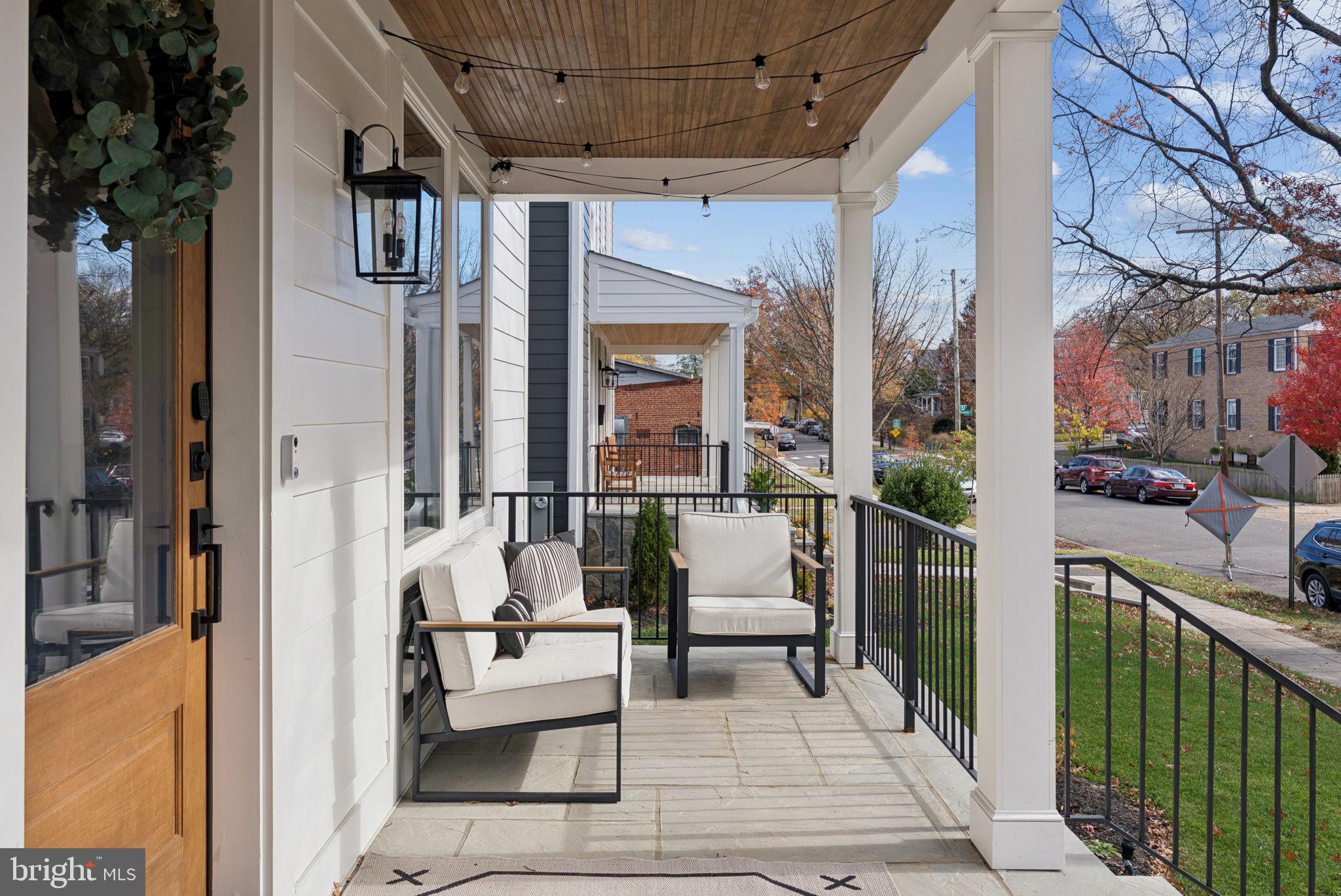 1708 LAWRENCE STREET NE