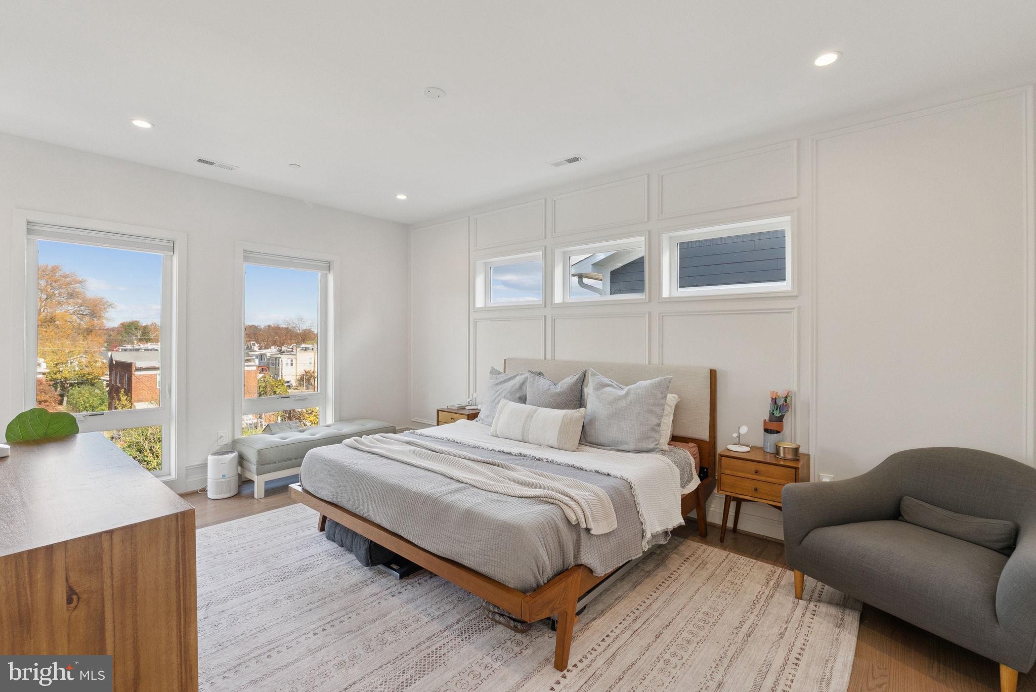 1708 LAWRENCE STREET NE