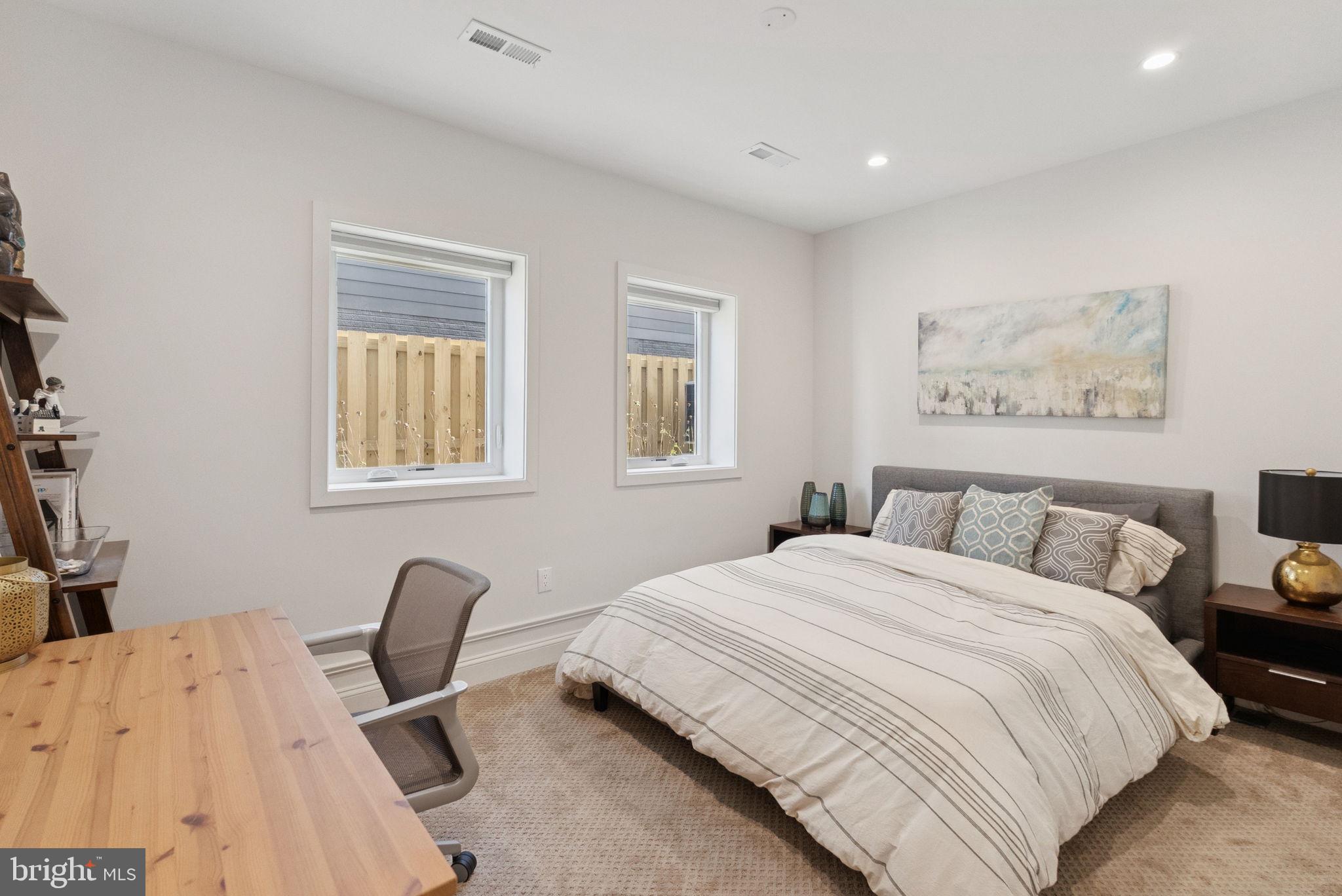 1708 LAWRENCE STREET NE