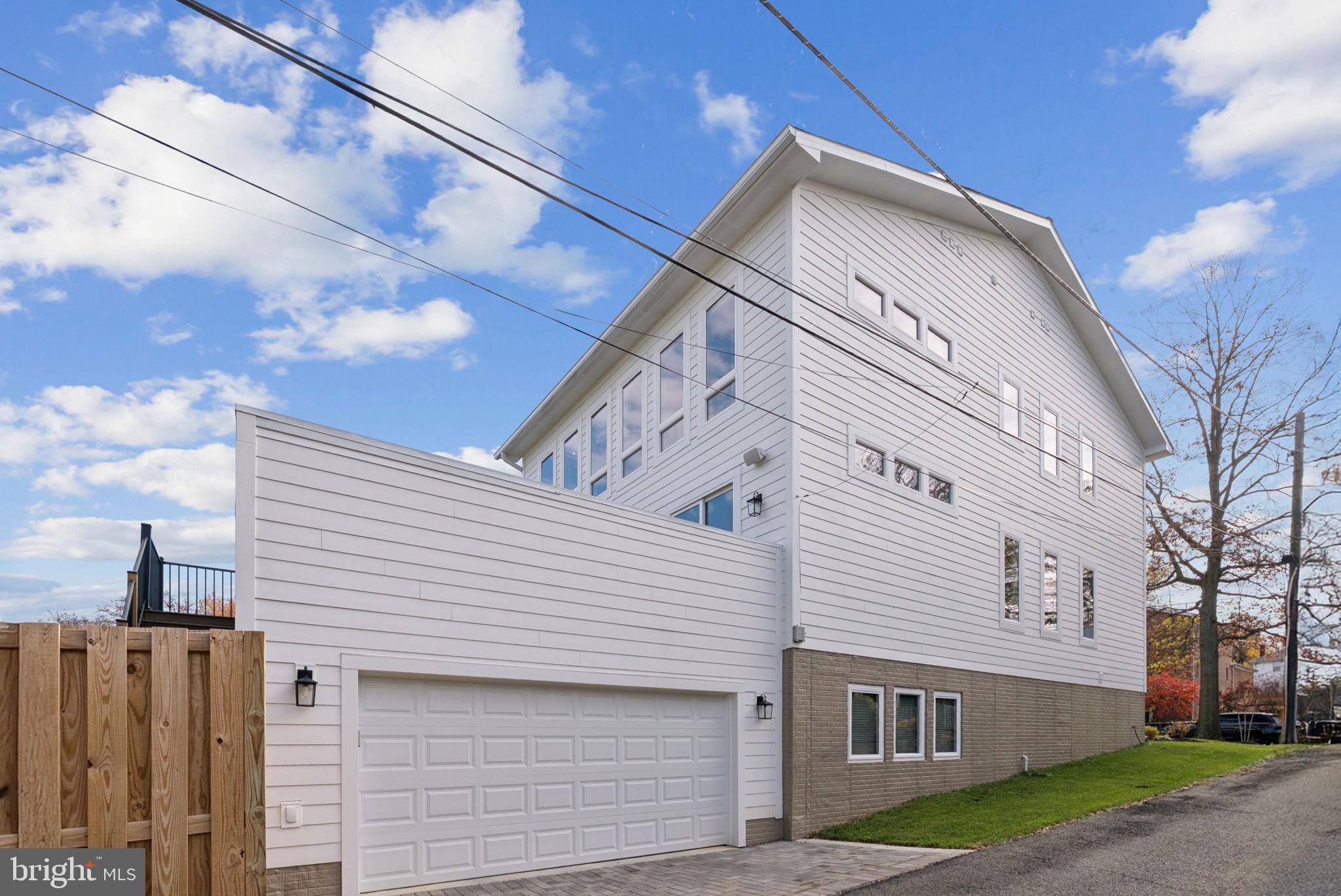 1708 LAWRENCE STREET NE