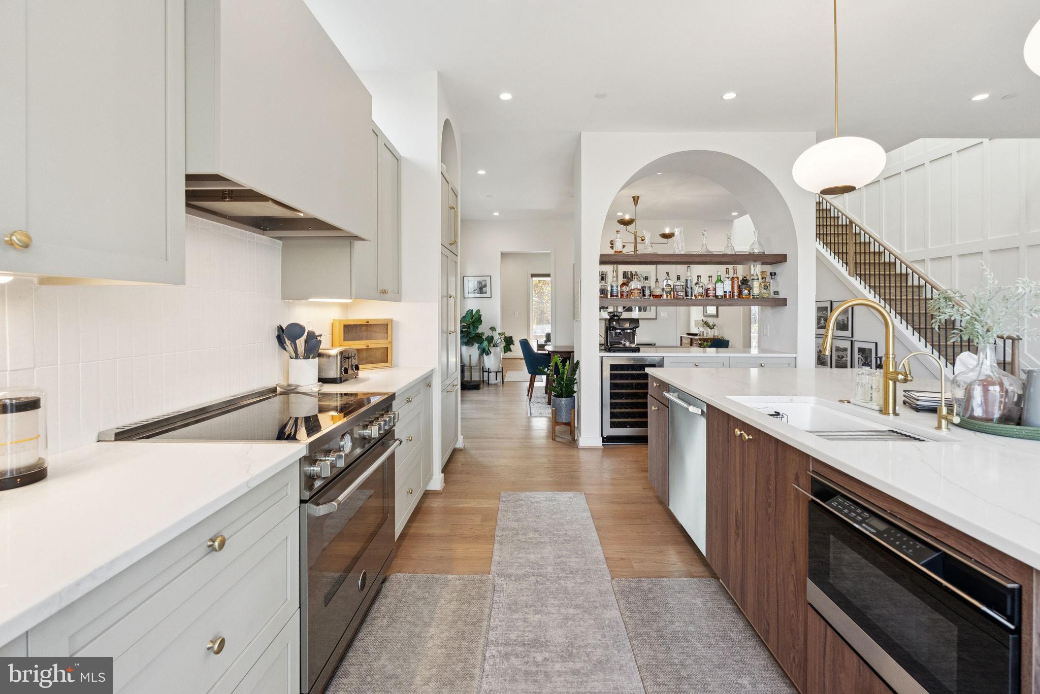 1708 LAWRENCE STREET NE