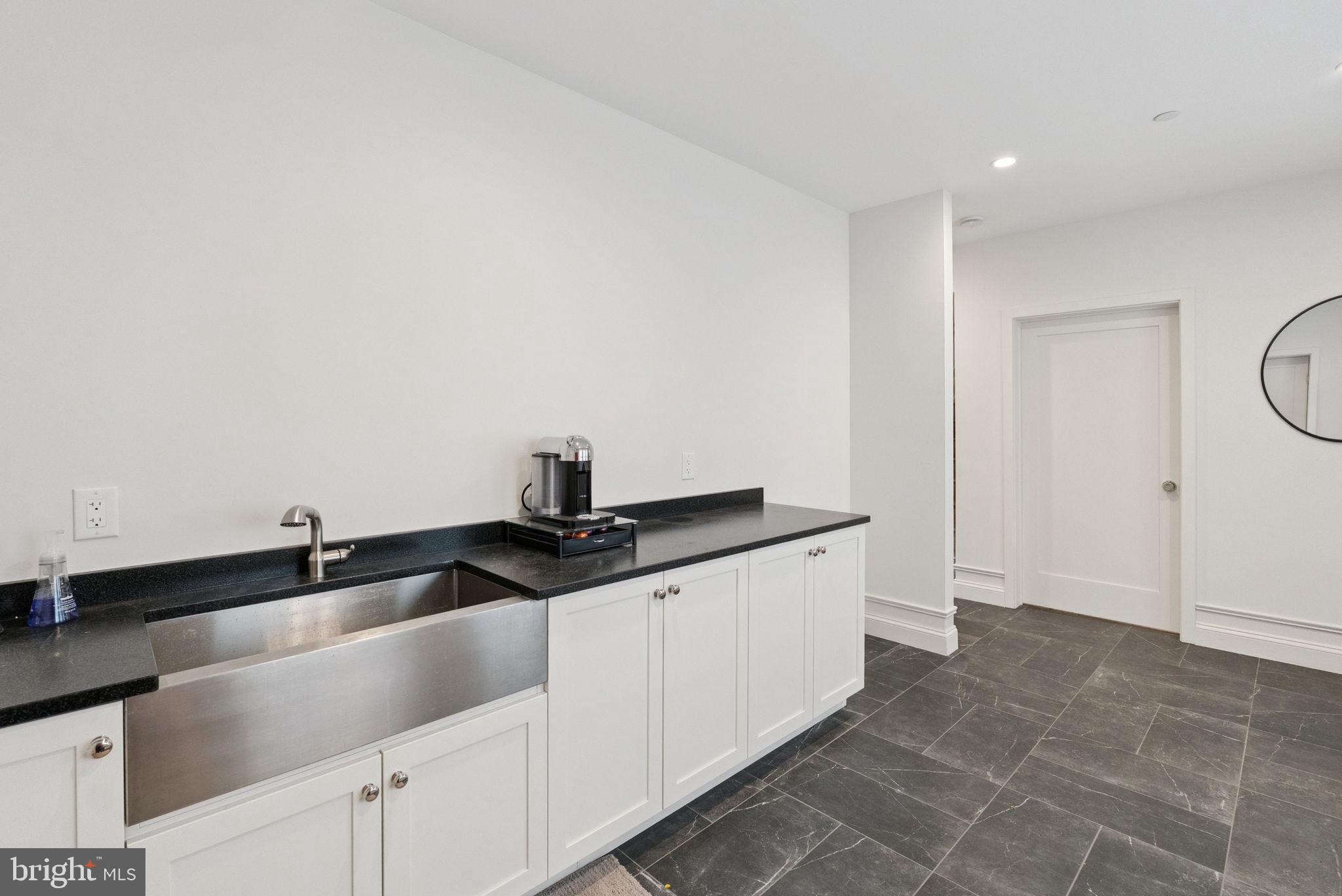 1708 LAWRENCE STREET NE