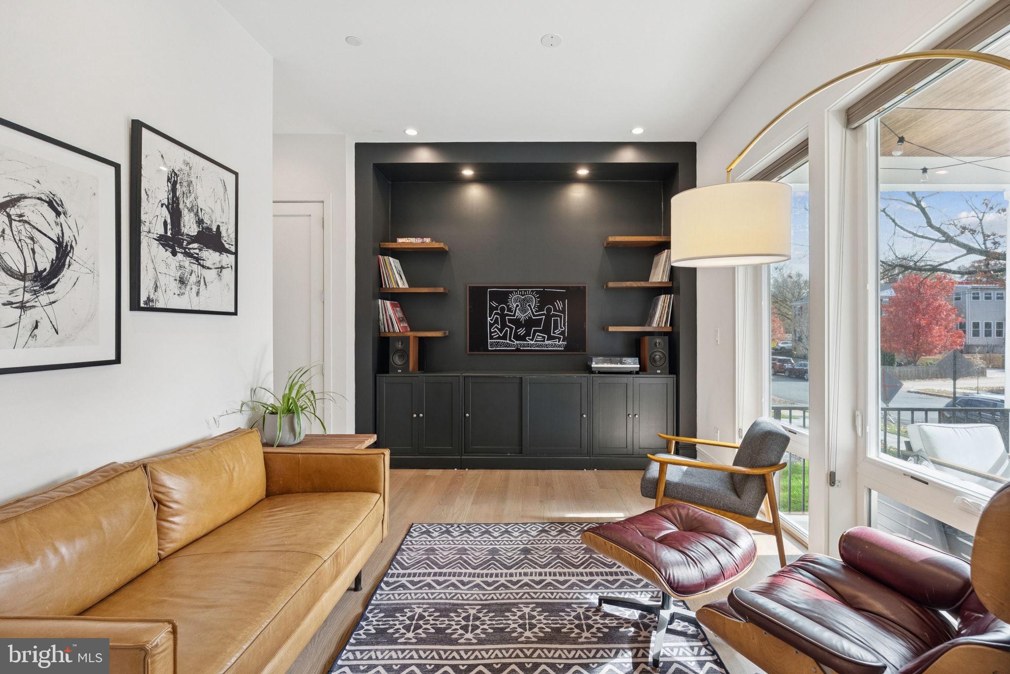 1708 LAWRENCE STREET NE