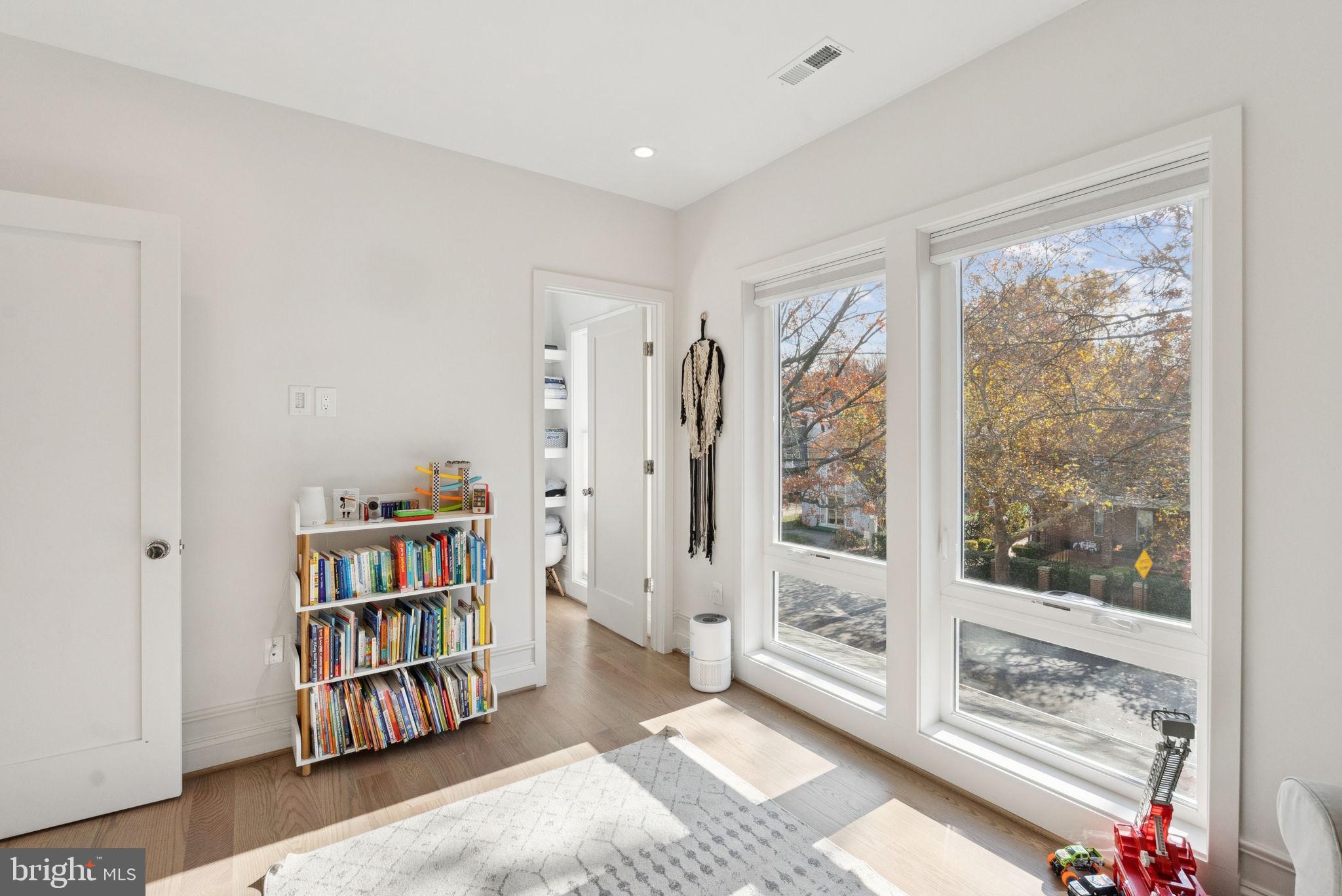 1708 LAWRENCE STREET NE