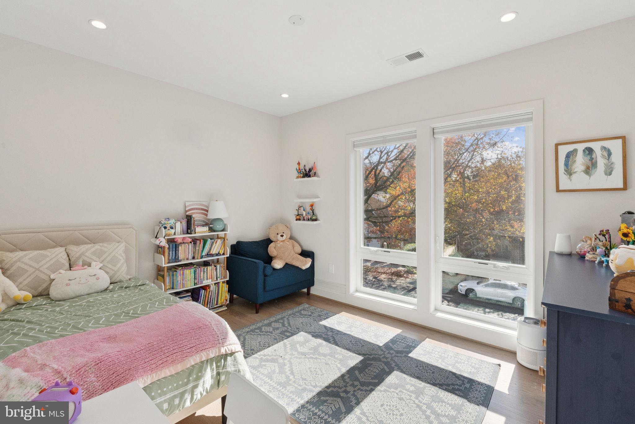 1708 LAWRENCE STREET NE