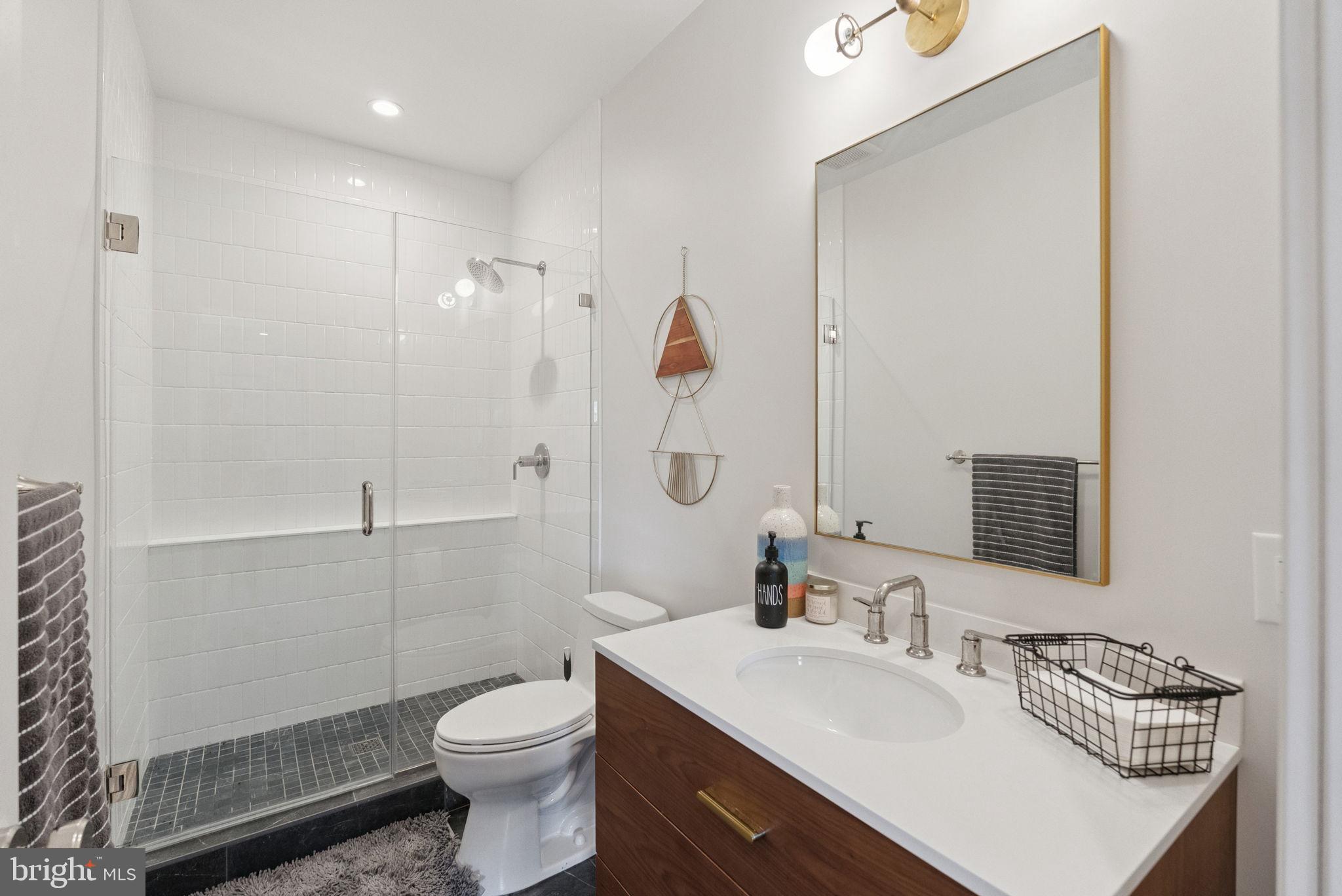 1708 LAWRENCE STREET NE