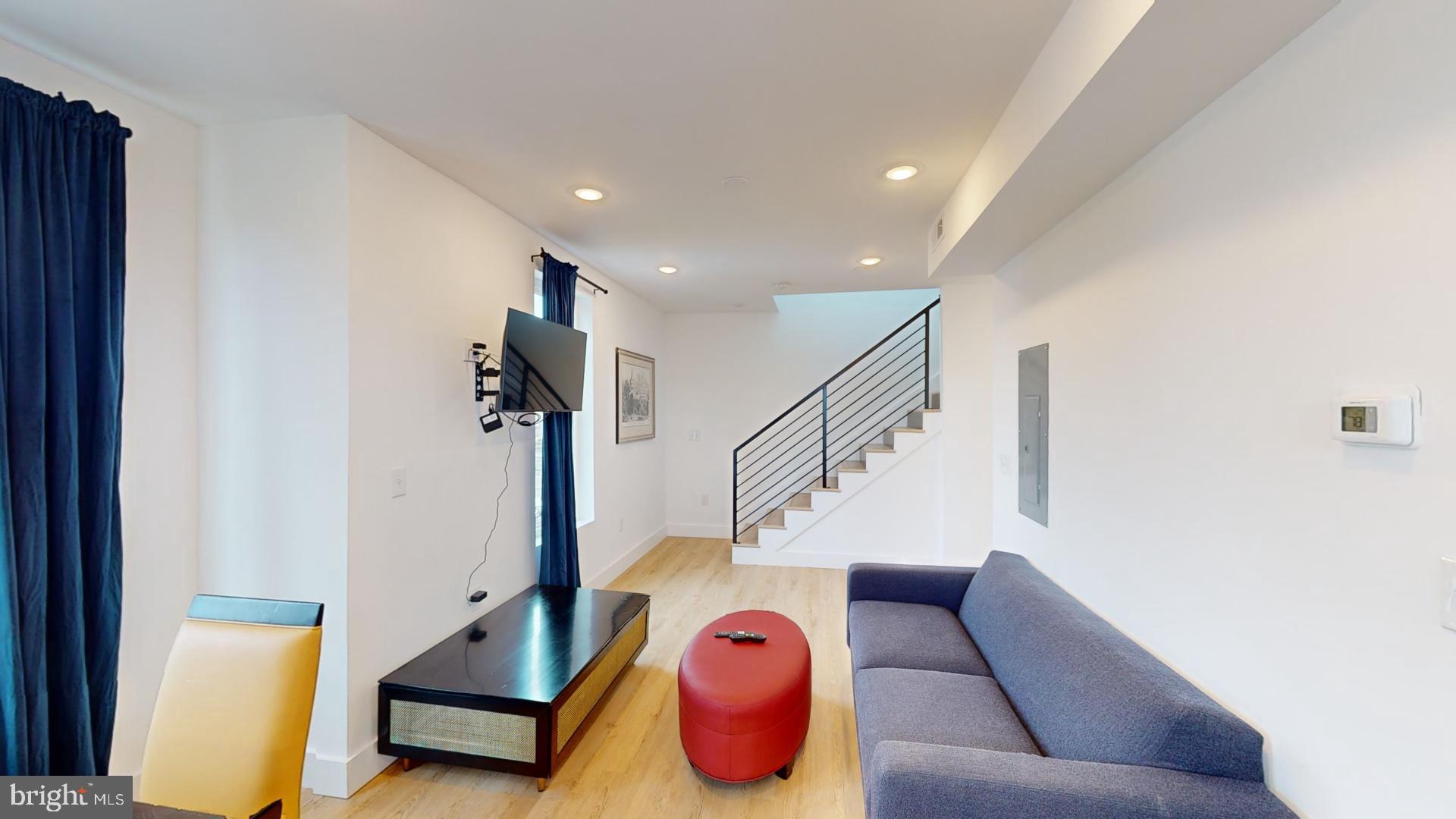 201 KENNEDY STREET NW 8