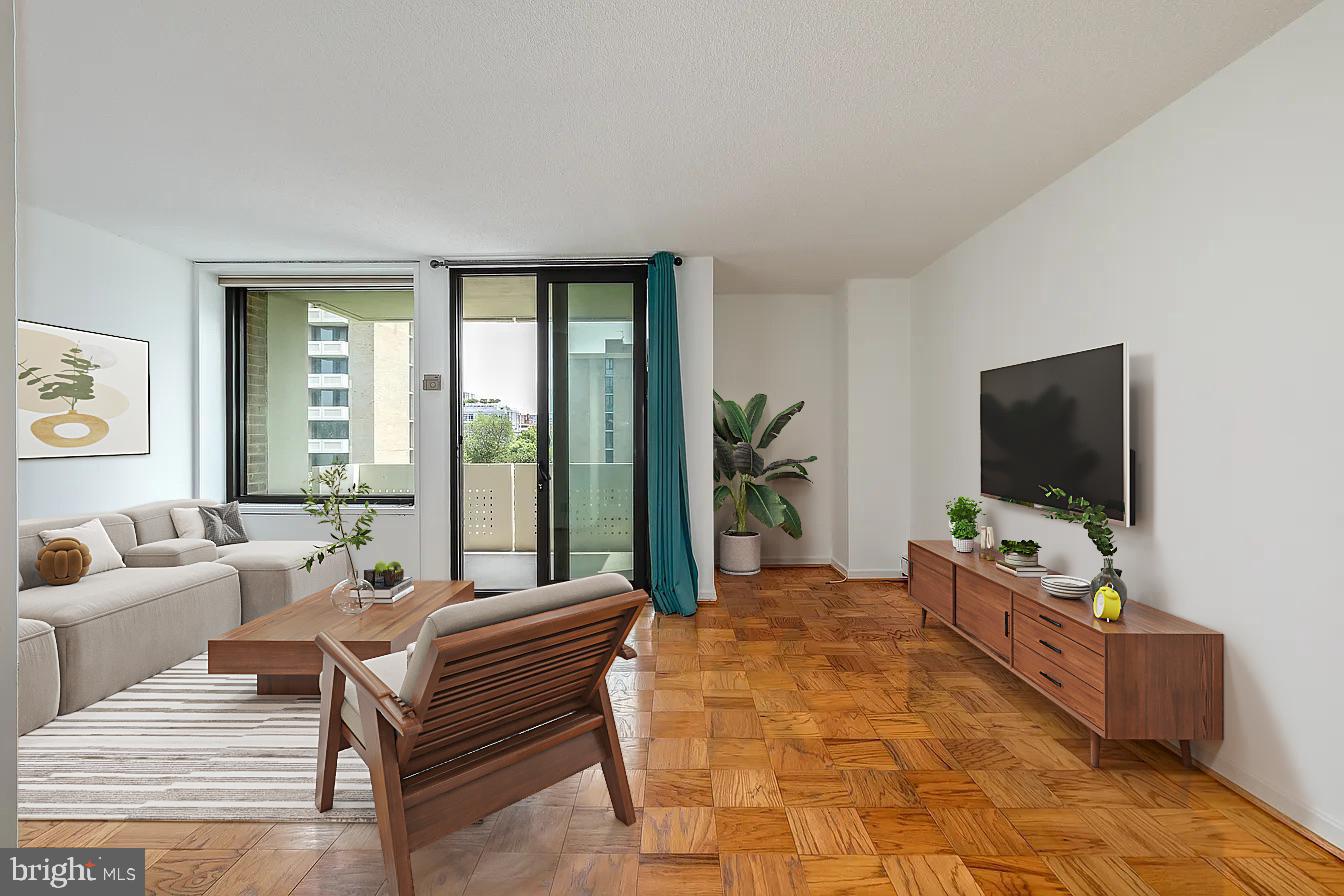 1250 4TH STREET SW W403