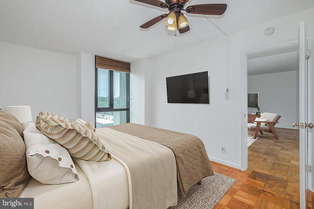 1250 4TH STREET SW W403