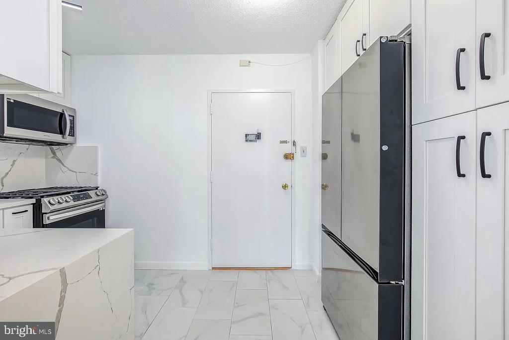 1250 4TH STREET SW W403