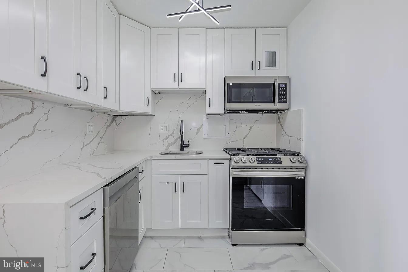 1250 4TH STREET SW W403