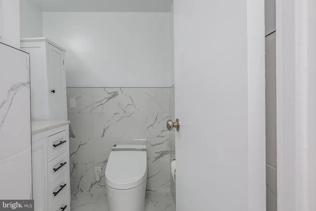 1250 4TH STREET SW W403