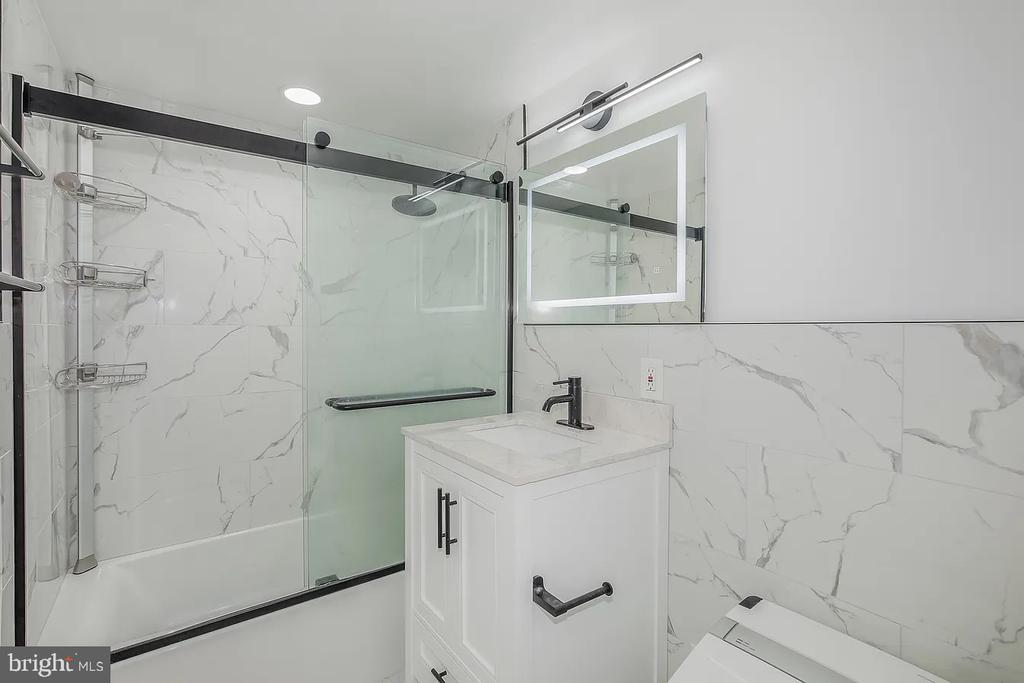 1250 4TH STREET SW W403