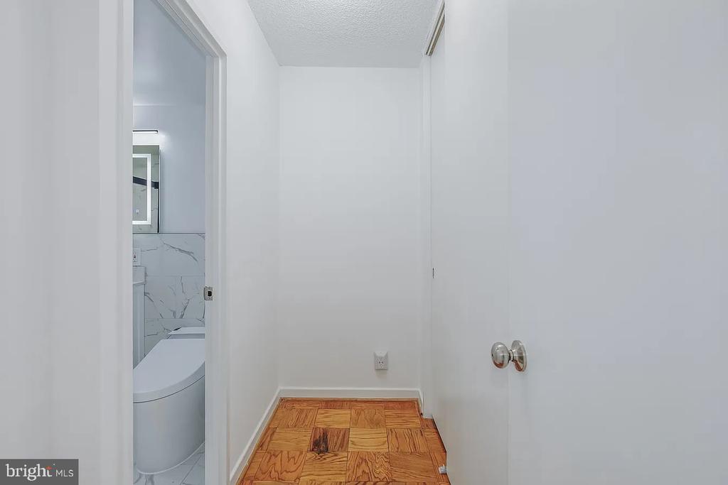 1250 4TH STREET SW W403