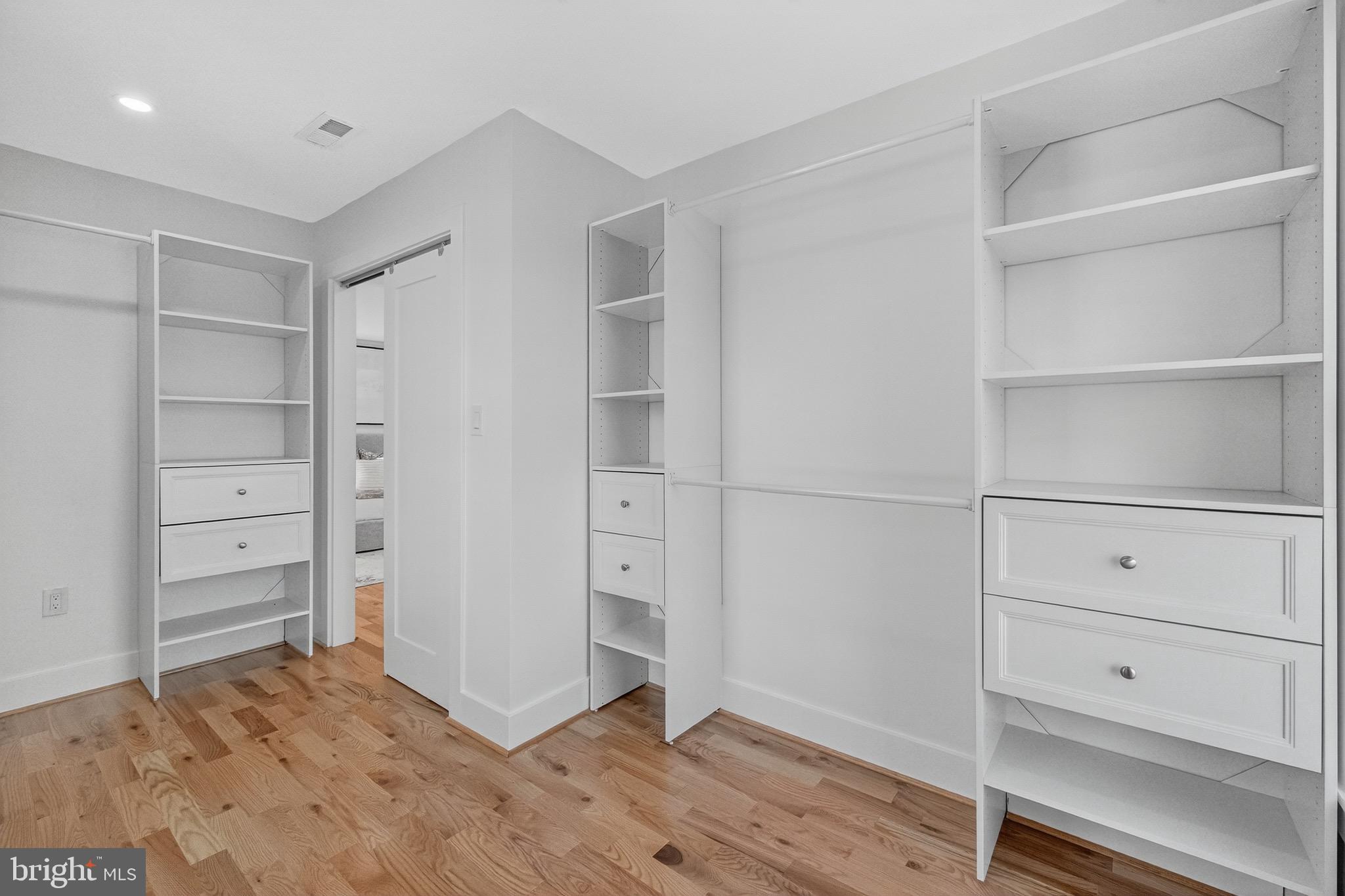 1923 JACKSON STREET NE