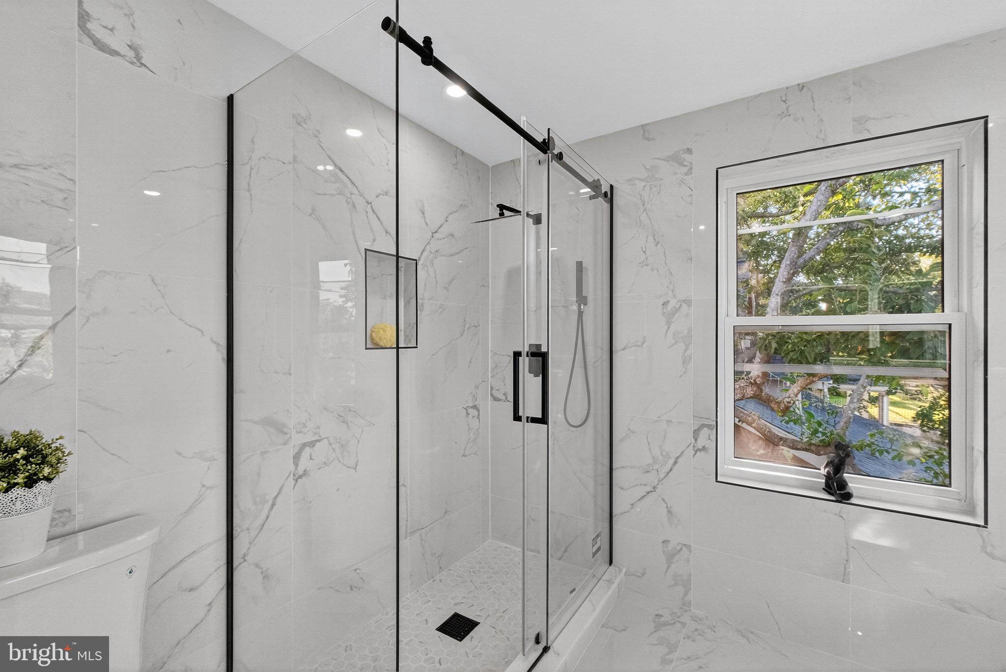 1923 JACKSON STREET NE