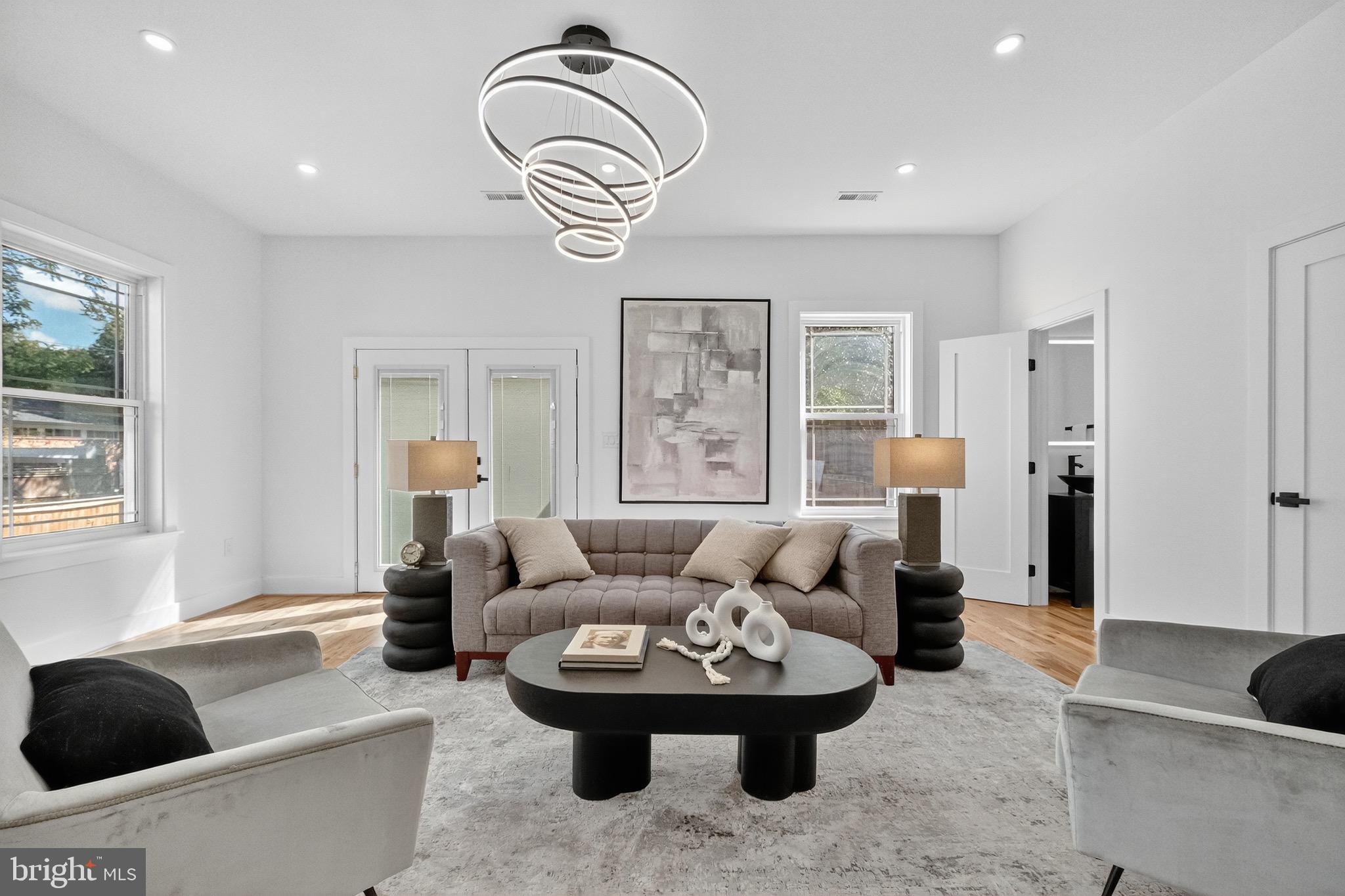 1923 JACKSON STREET NE