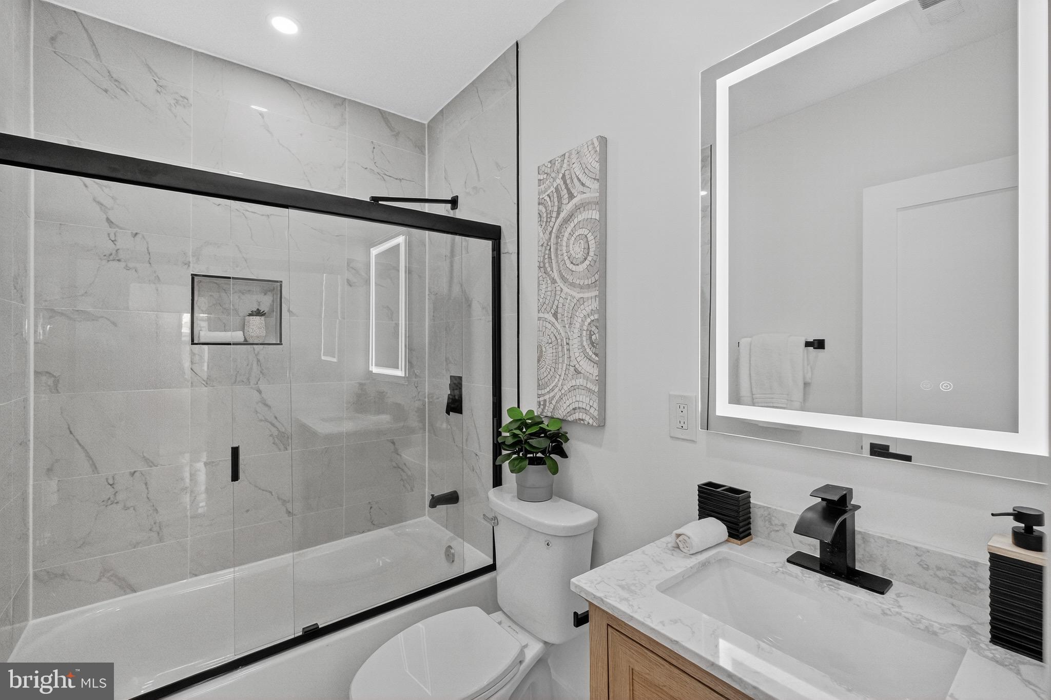 1923 JACKSON STREET NE