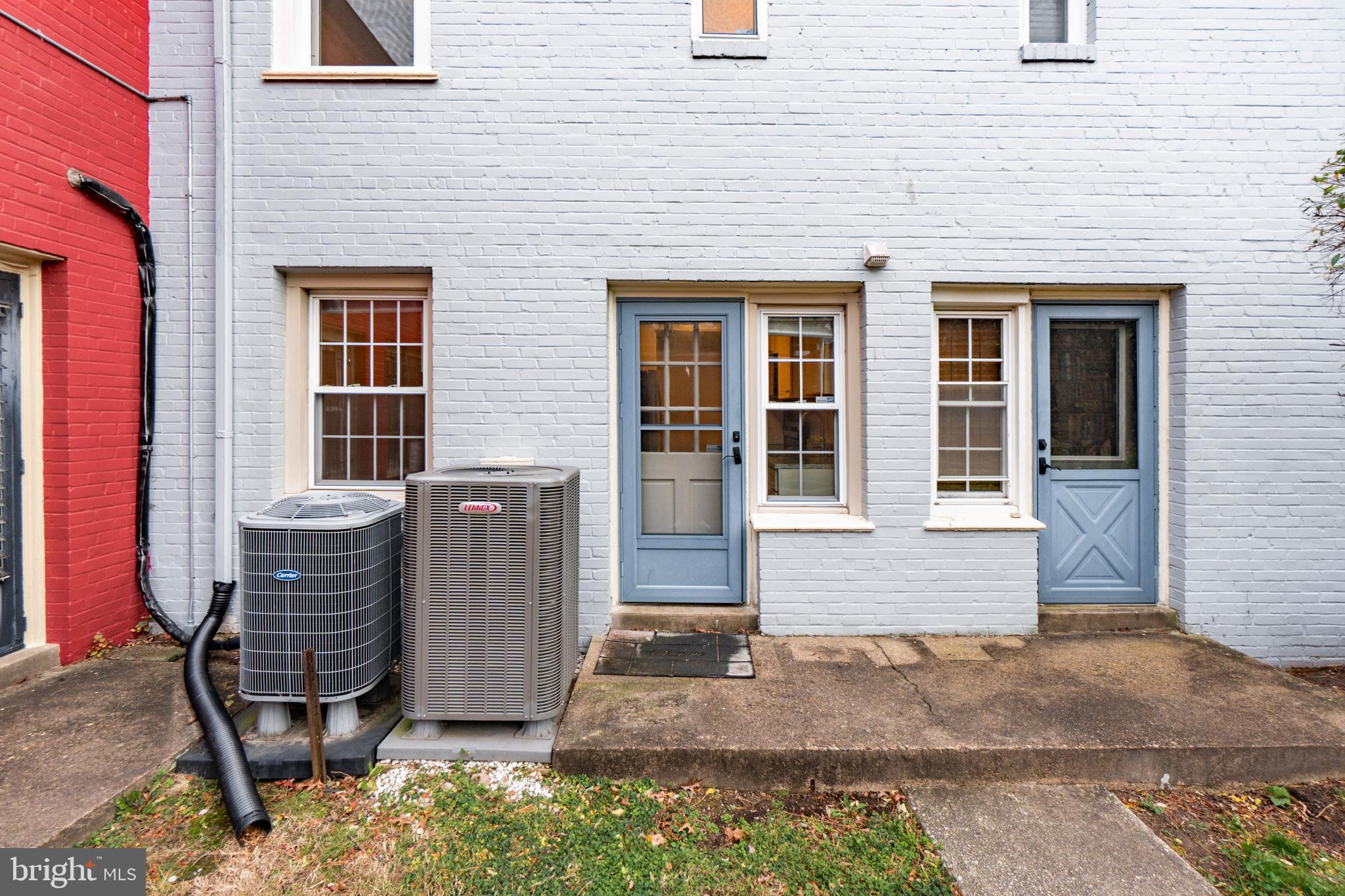 2123 SUITLAND TERRACE SE B