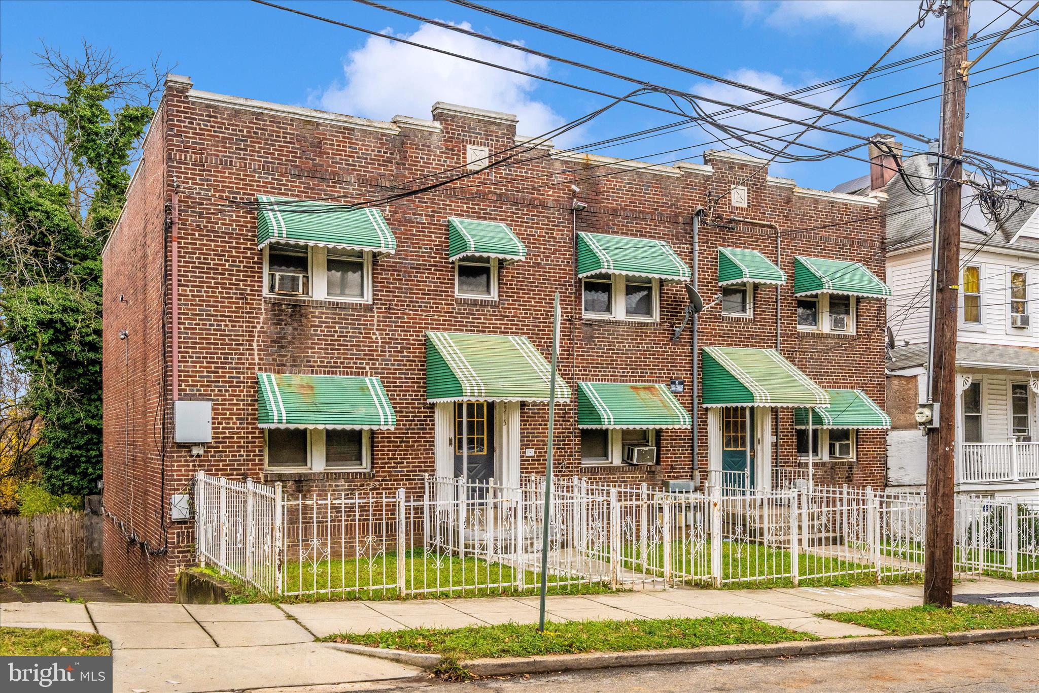 2513-2515 22ND STREET NE