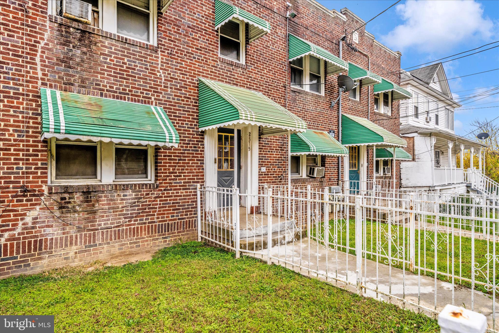 2513-2515 22ND STREET NE