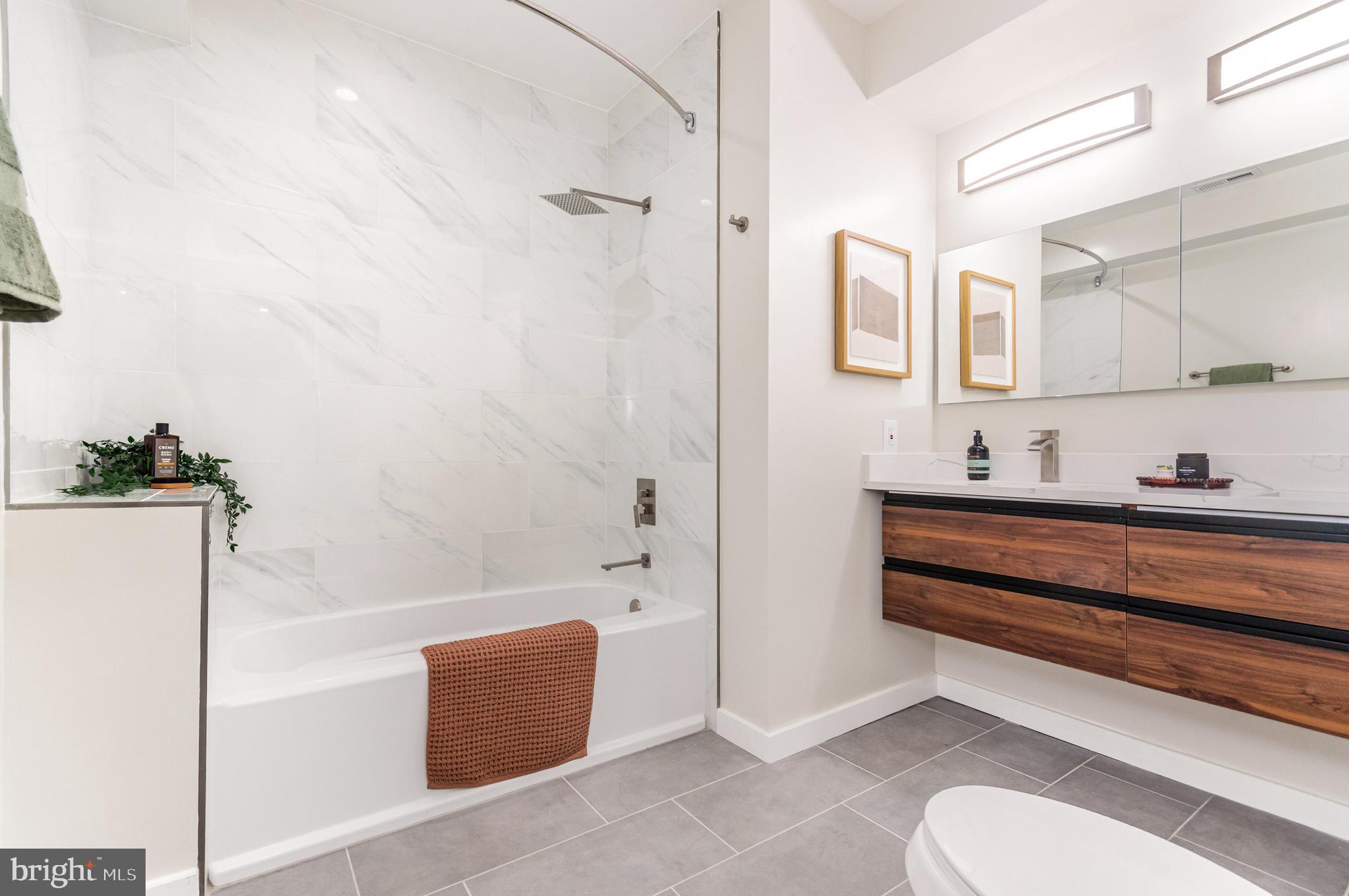 2116 4TH STREET NE B