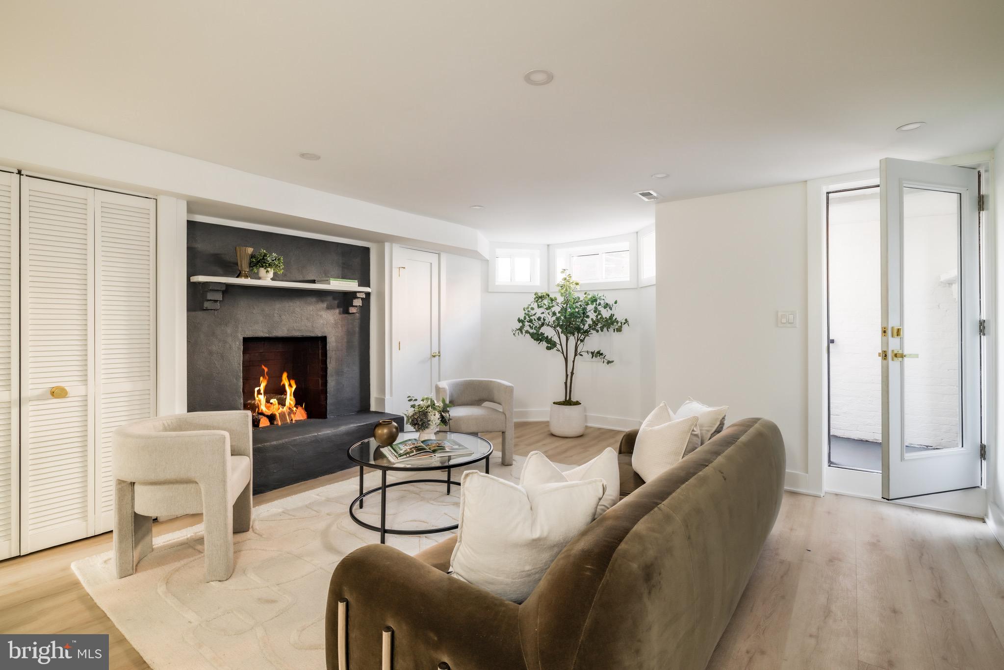 932 FRENCH STREET NW