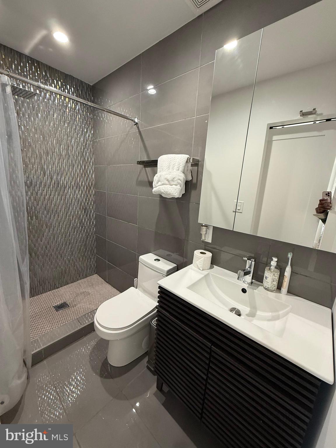 3323 CARPENTER STREET SE