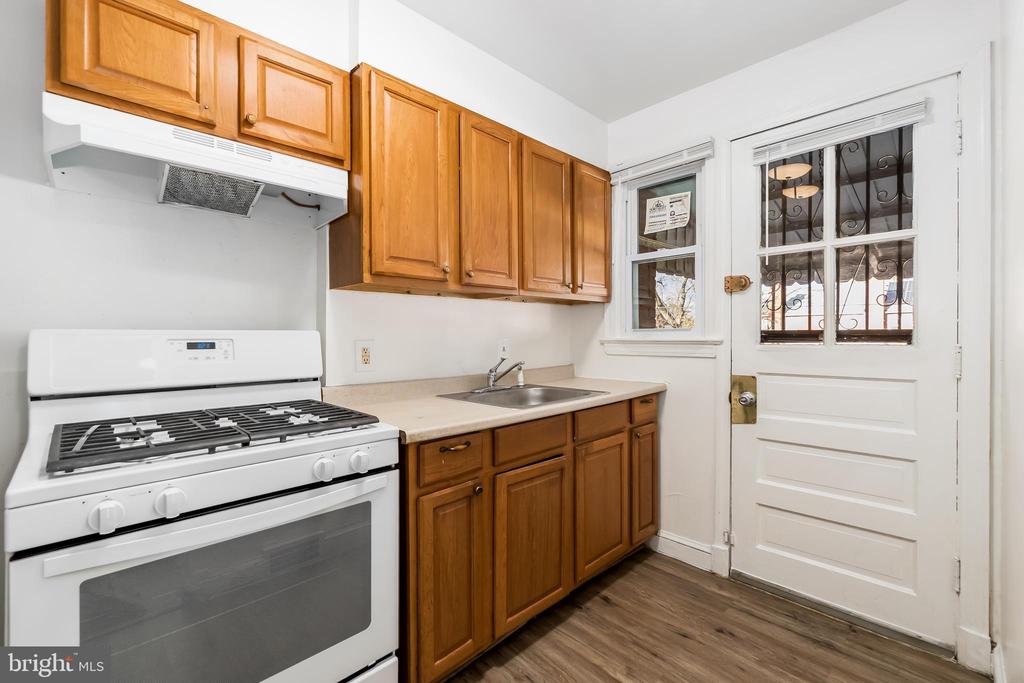 2010 T STREET SE