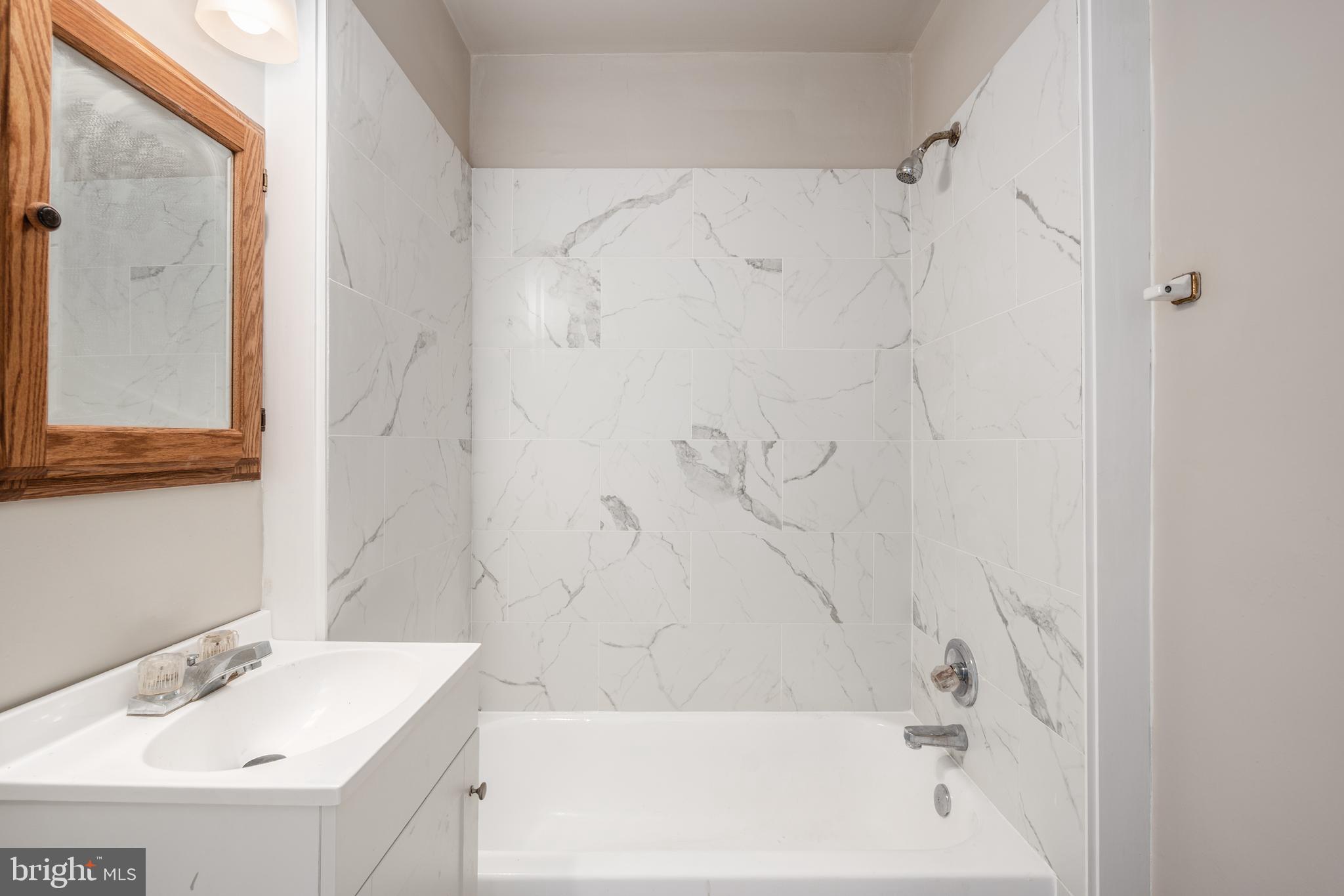 1805 POTOMAC AVENUE SE