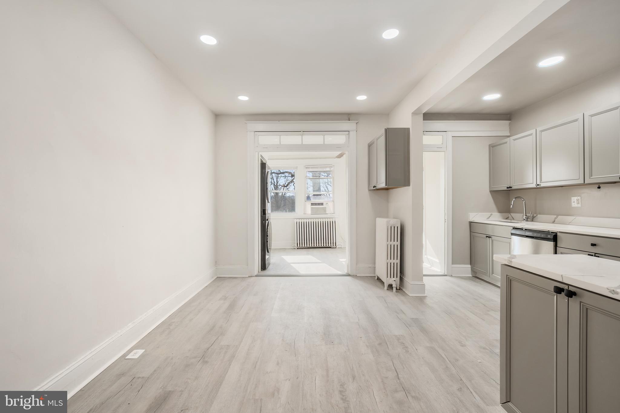 1805 POTOMAC AVENUE SE