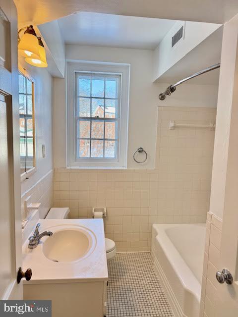 3871 PORTER STREET NW E293